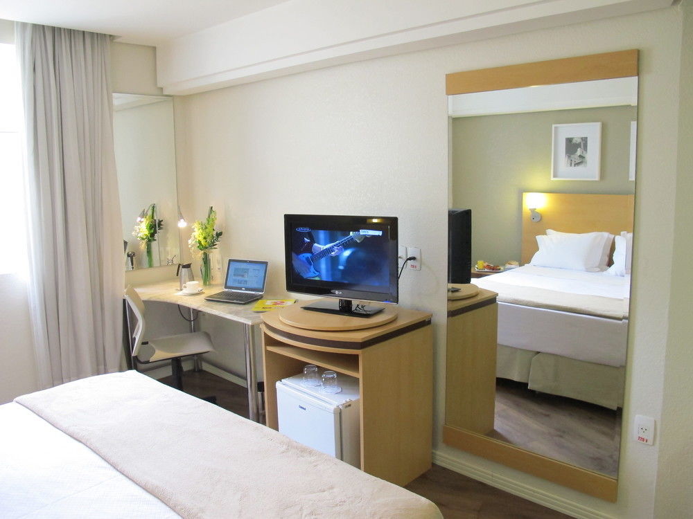 Hotel Intercity Aeroporto 4*